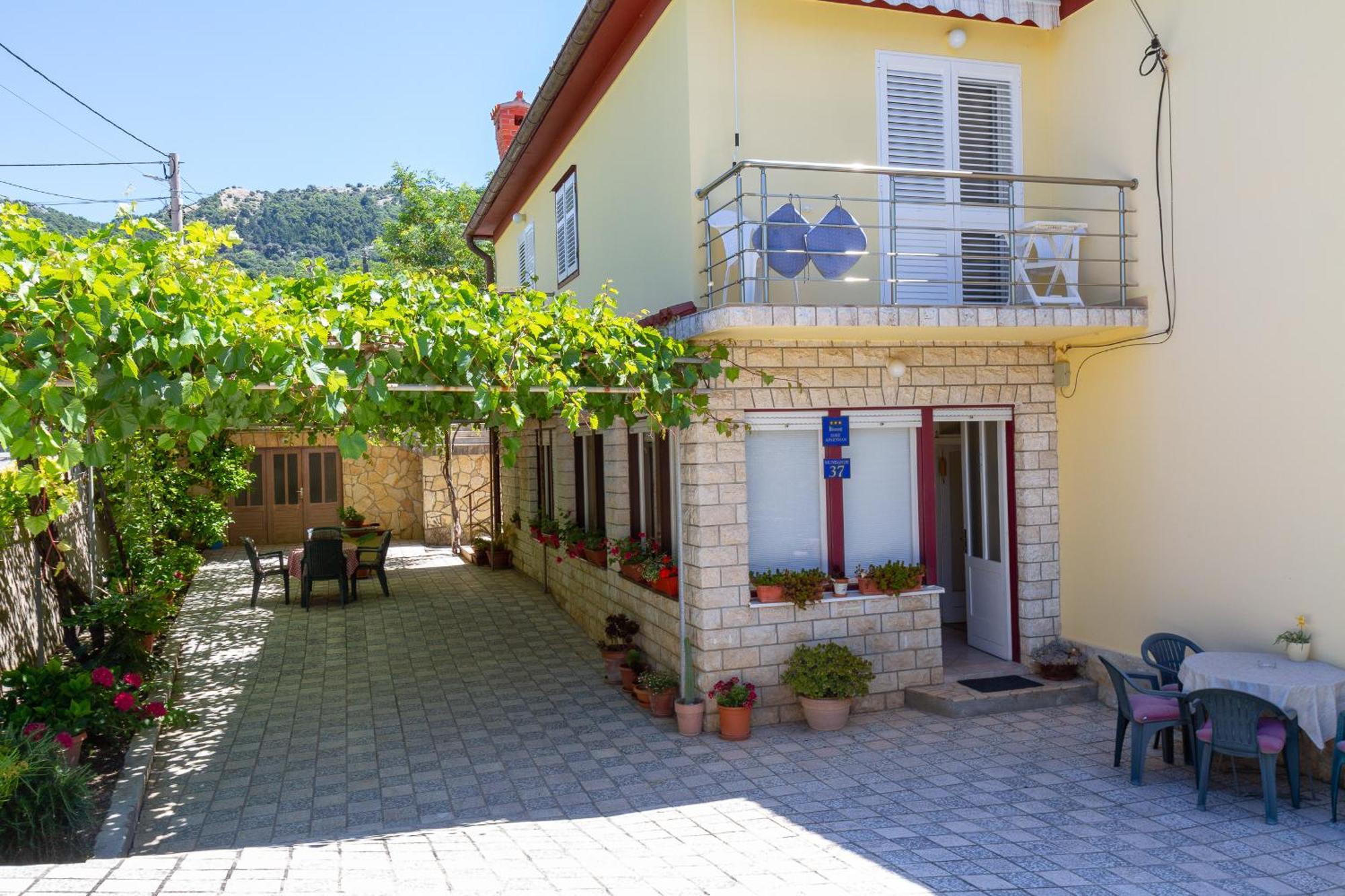 Apartments & Rooms Sanja Rab Town Zewnętrze zdjęcie